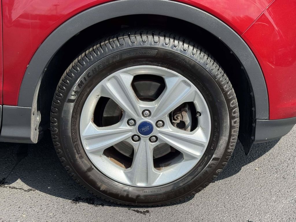 Used 2015 Red Ford SE image 27