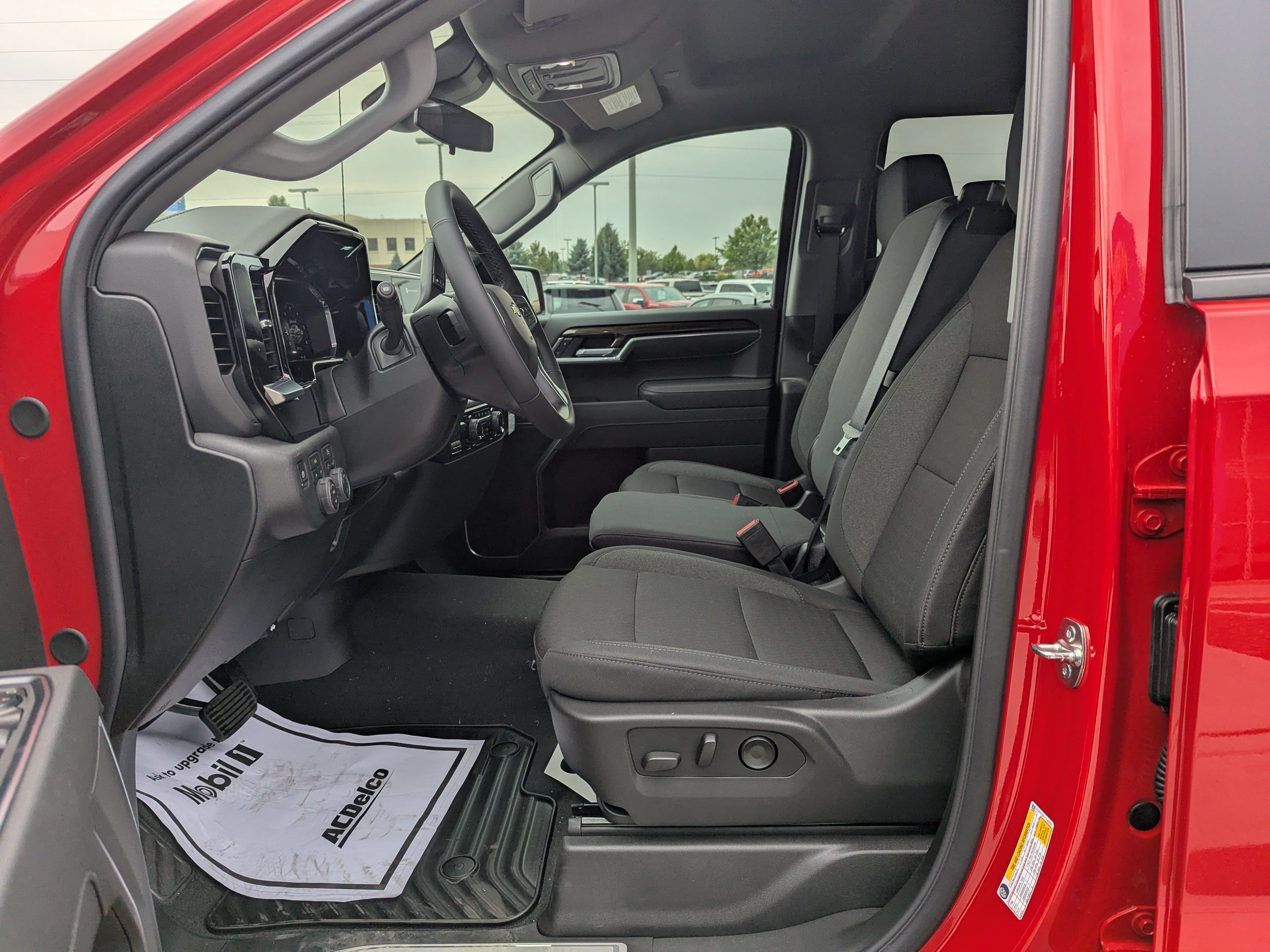 2026 Chevrolet Silverado 1500 LT - Photo 10
