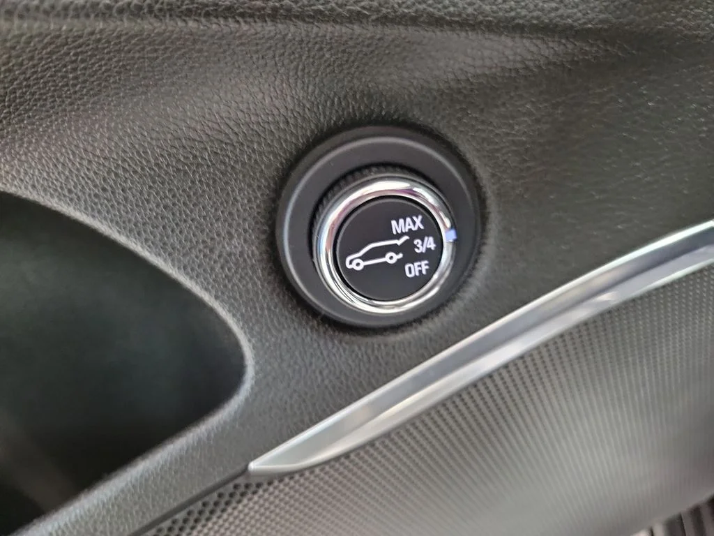 Used 2023 Black Buick Essence image 37