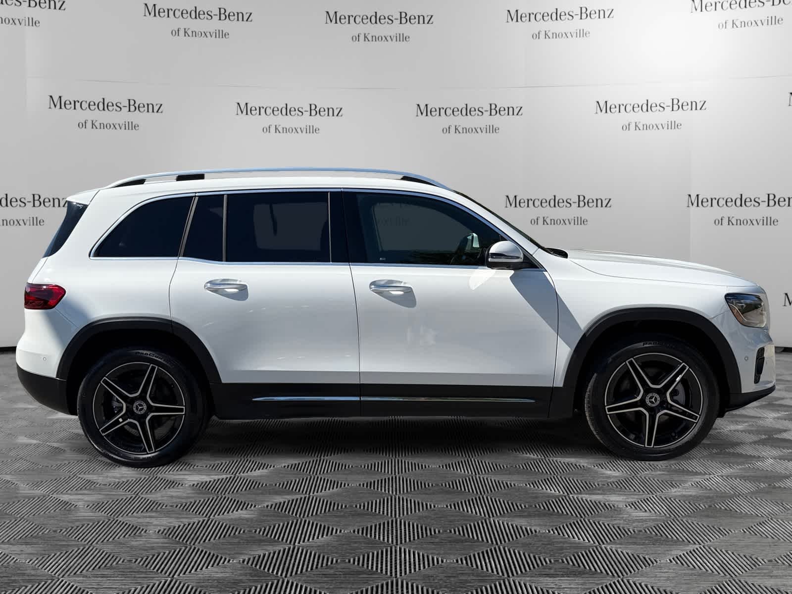 New 2026 Polar White Mercedes-Benz GLB 250 image 6
