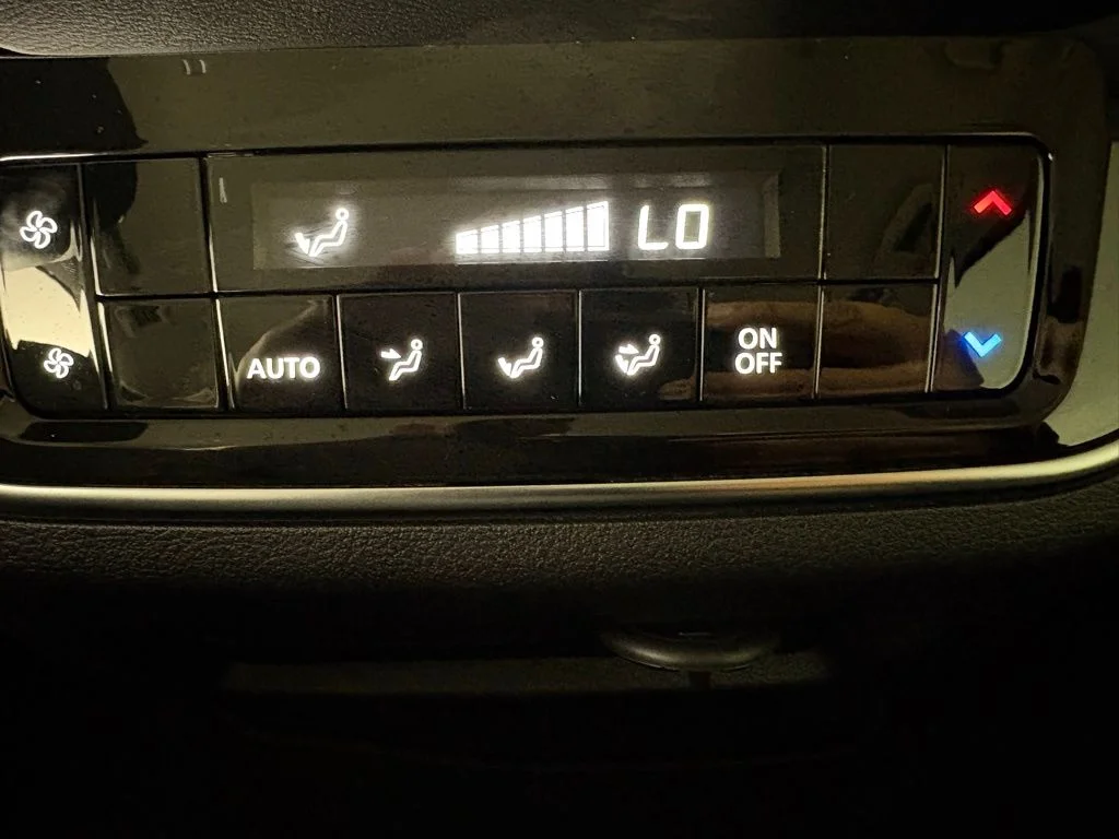2026 Nissan Armada SV - Photo 38