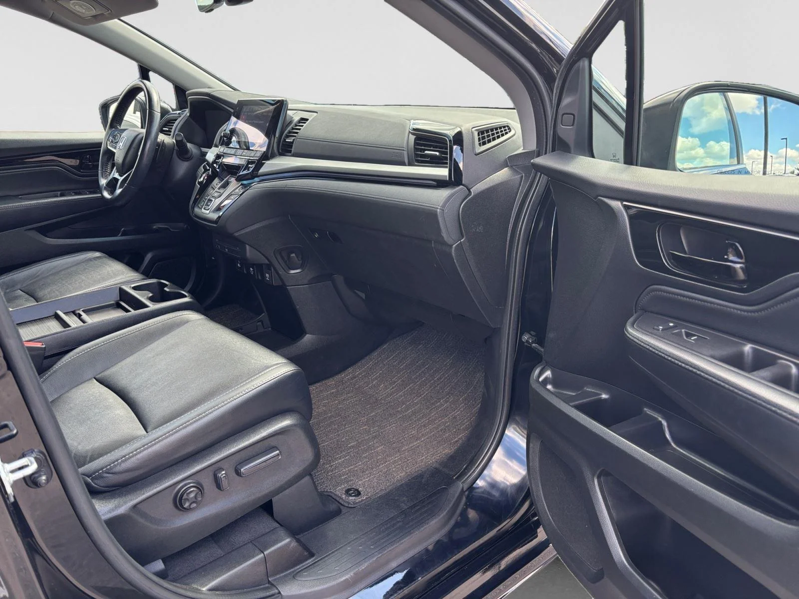 Used 2021 Crystal Black Pearl Honda Touring image 56