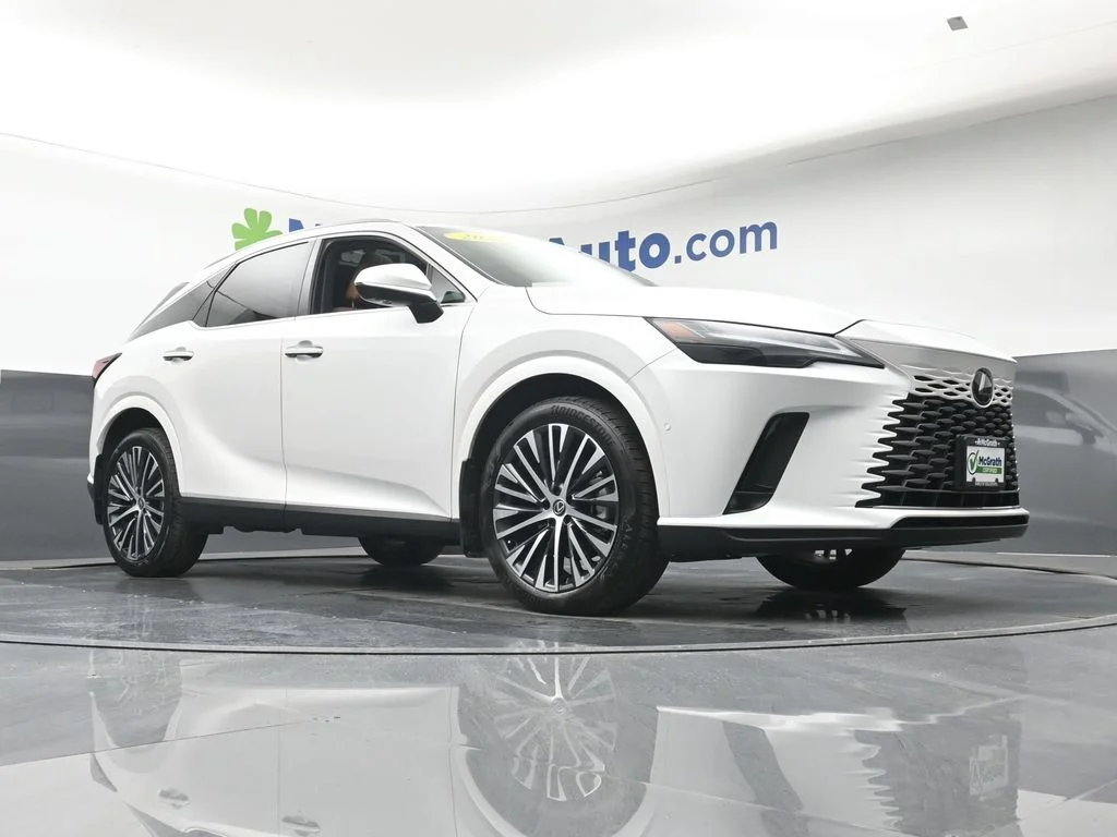 Used 2025 White Lexus 350 Premium Plus image 26