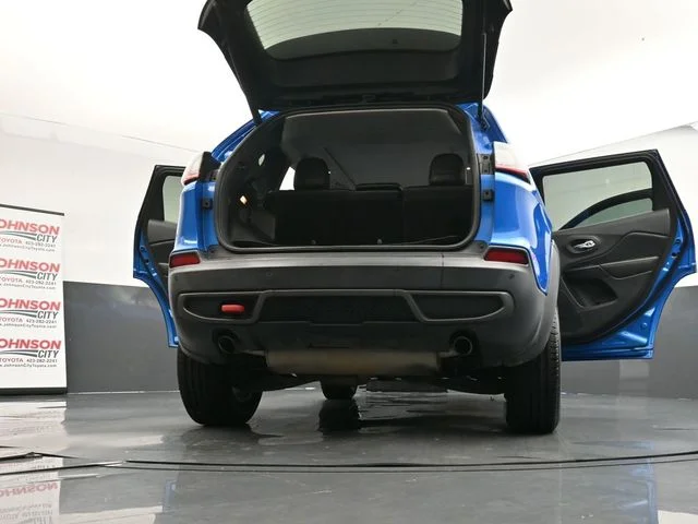 Used 2019 Blue Jeep Trailhawk image 32