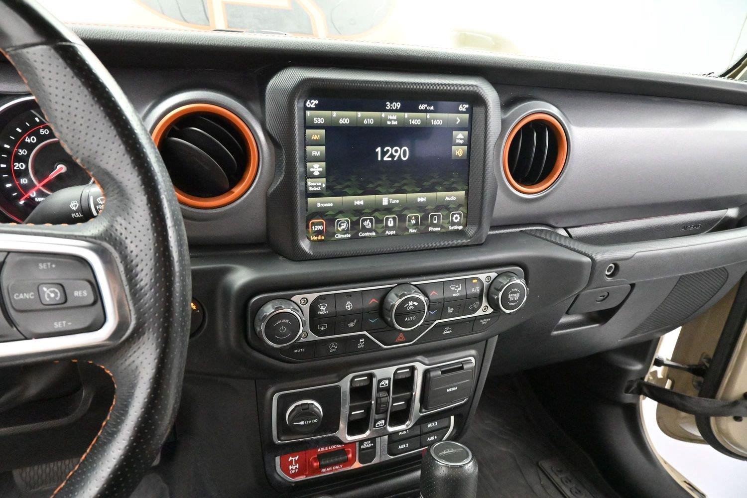 Used 2022 Limited Edition Gobi Clearcoat Jeep Mojave image 18