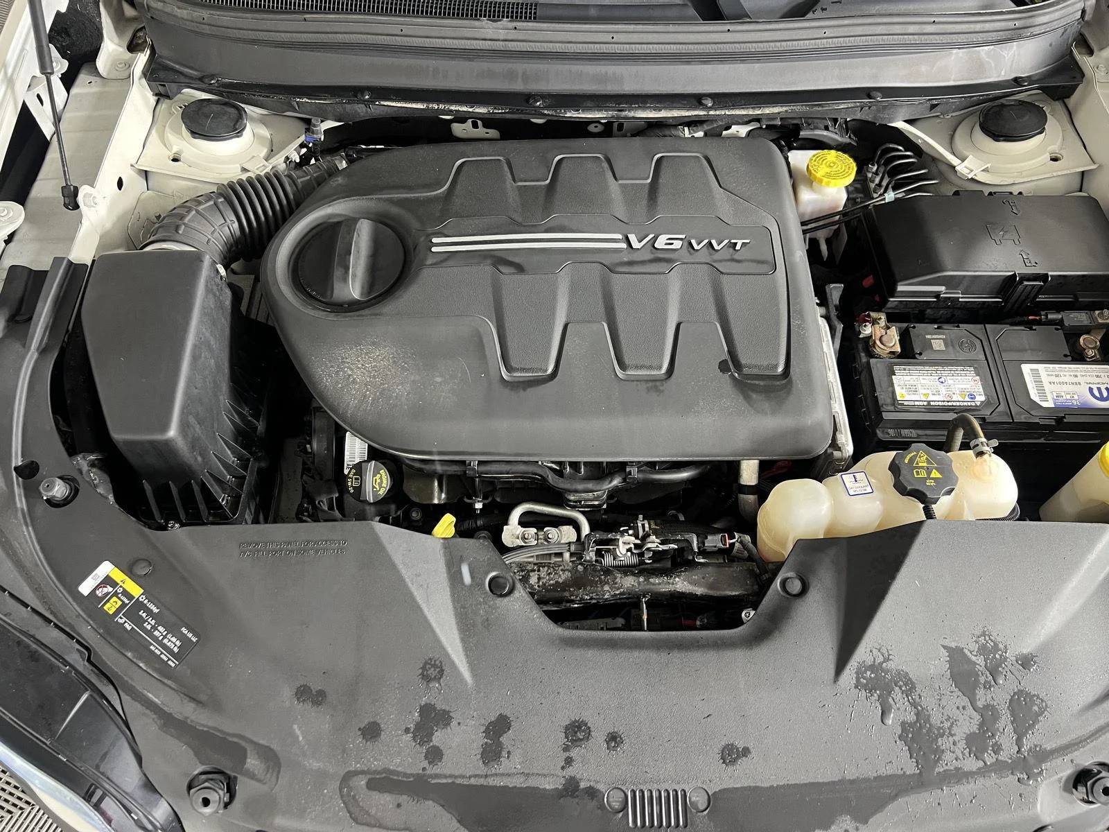 Used 2019 Pearl White Jeep Trailhawk Elite image 11
