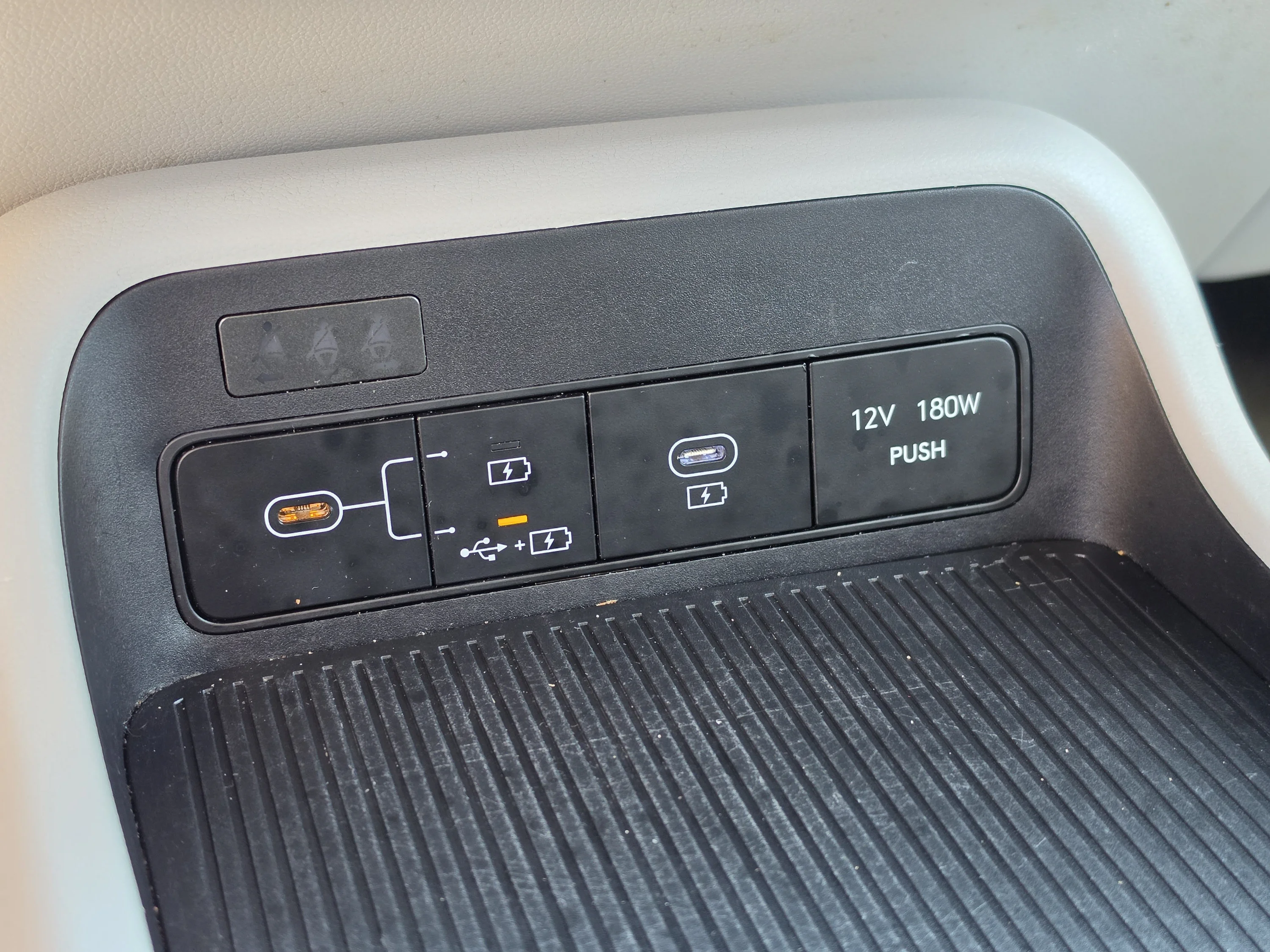 Used 2024 Neoteric Yellow Hyundai SEL image 27