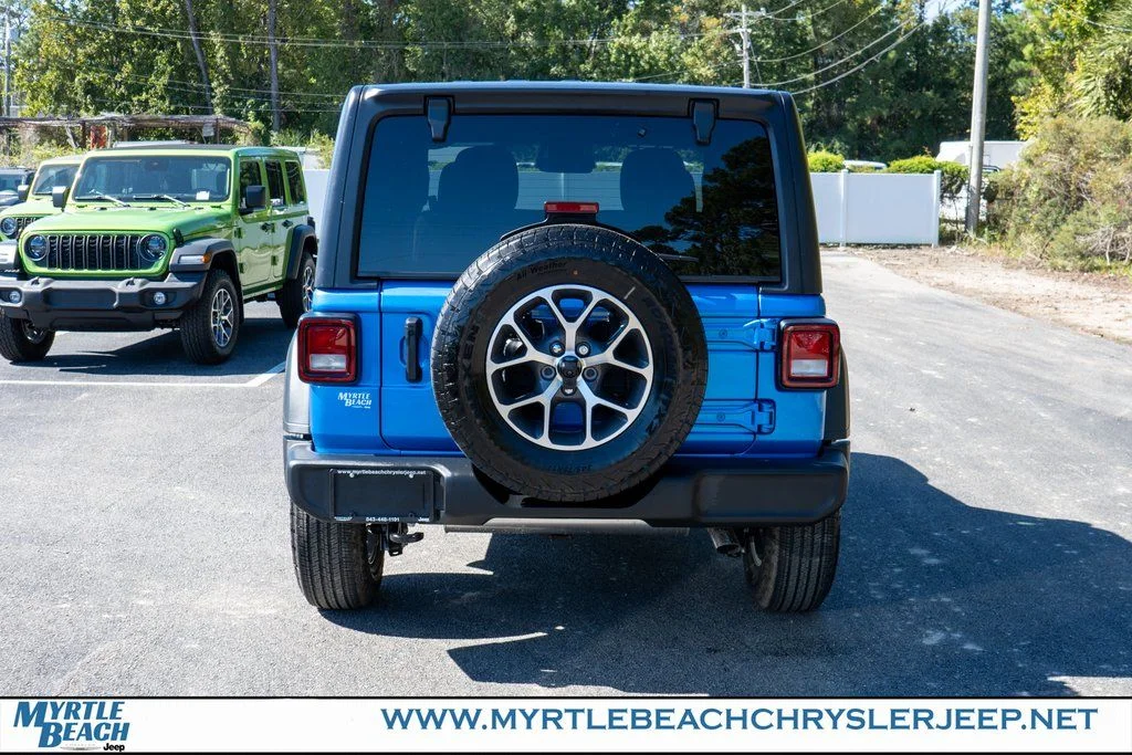New 2026 Hydro Blue Pearl-Coat Exterior Paint Jeep Sport S image 5