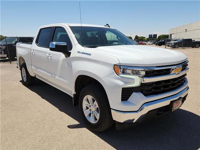 Used 2025 White Chevrolet LT w/1LT 4x4 Crew Cab 5.75 ft. box 147.4 in. WB image 6