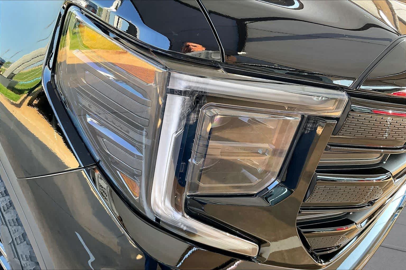 Used 2024 Onyx Black GMC Elevation image 24