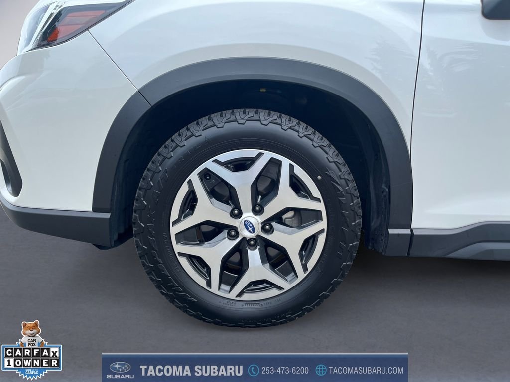 Used 2020 White Subaru Premium image 9