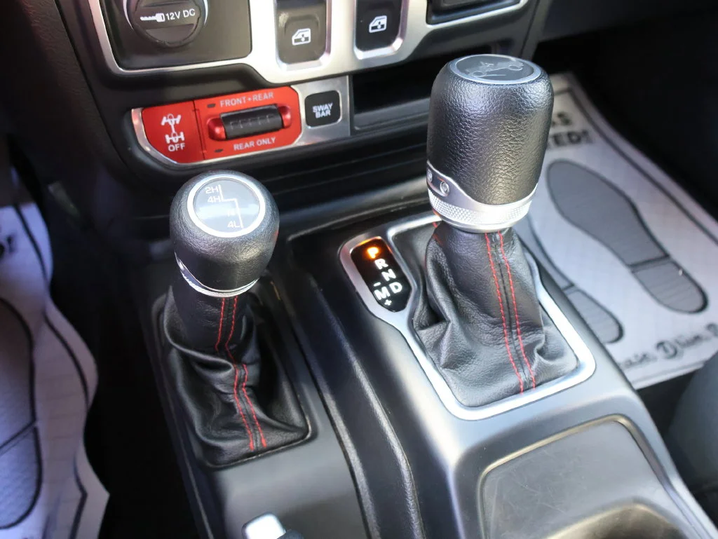 Used 2019 Granite Crystal Clearcoat Metallic Jeep Rubicon image 31