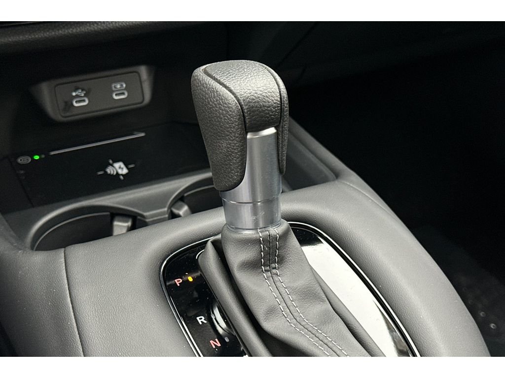 New 2027 Platinum White Pearl Honda LX image 24