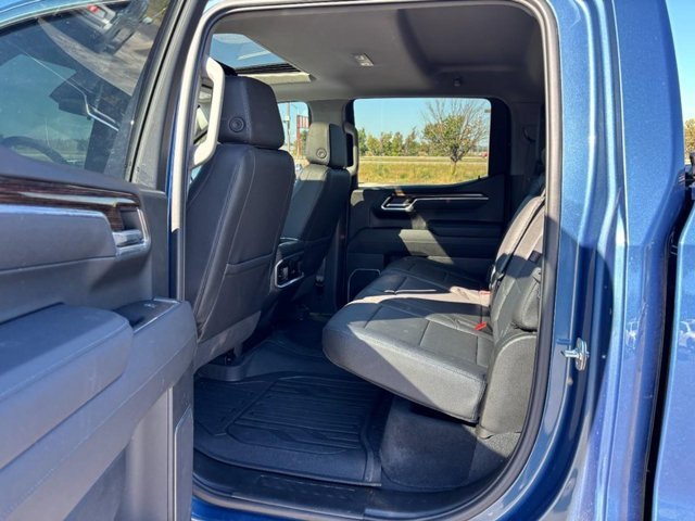 Used 2025 Downpour Metallic GMC Elevation image 10