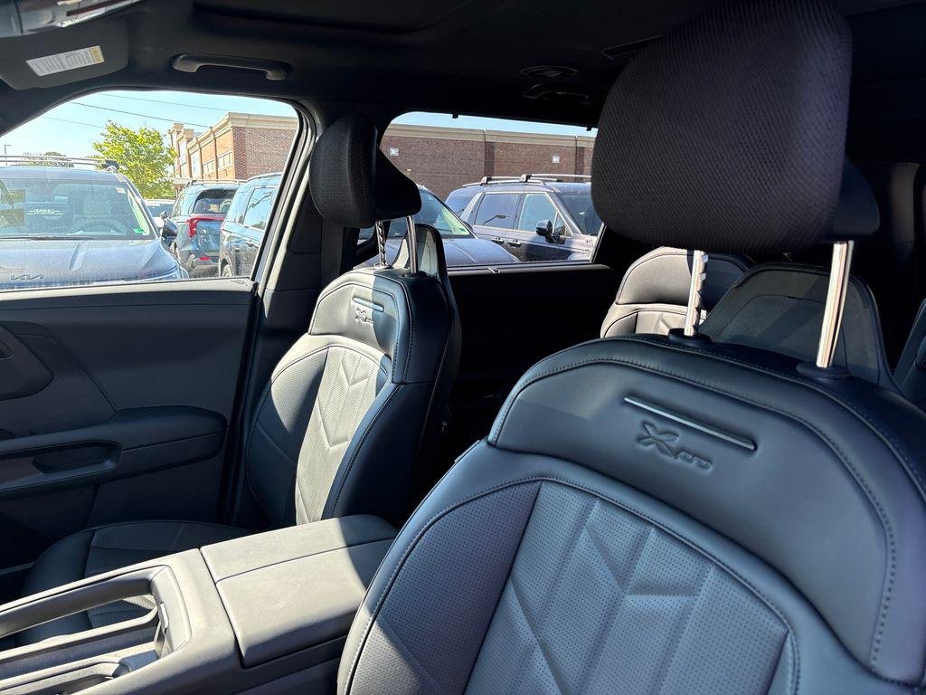 New 2027 Glacial White Pearl Kia X-PRO SX image 12