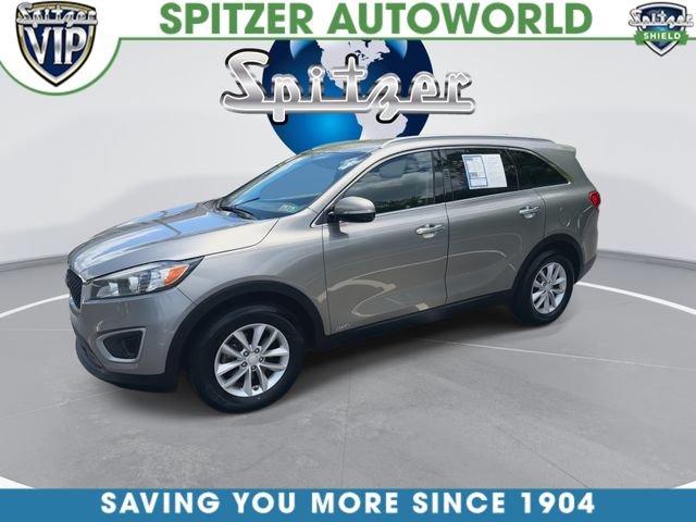 Used 2018 Silver Kia LX image 4
