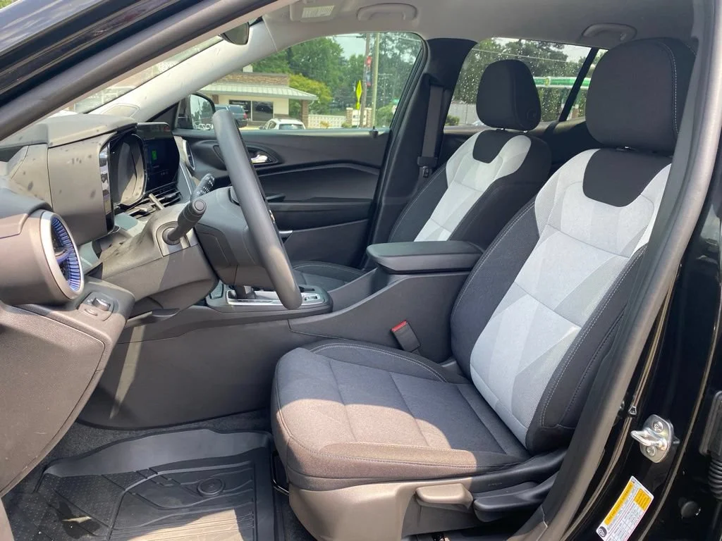 2026 Chevrolet Trax LS - Photo 10