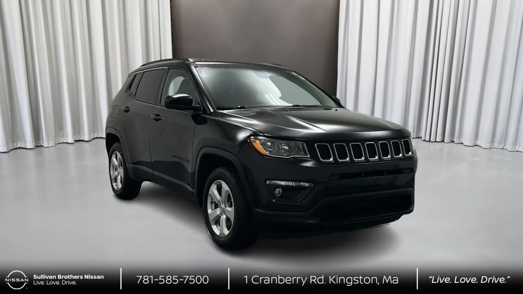 Used 2019 Black Jeep Latitude image 3