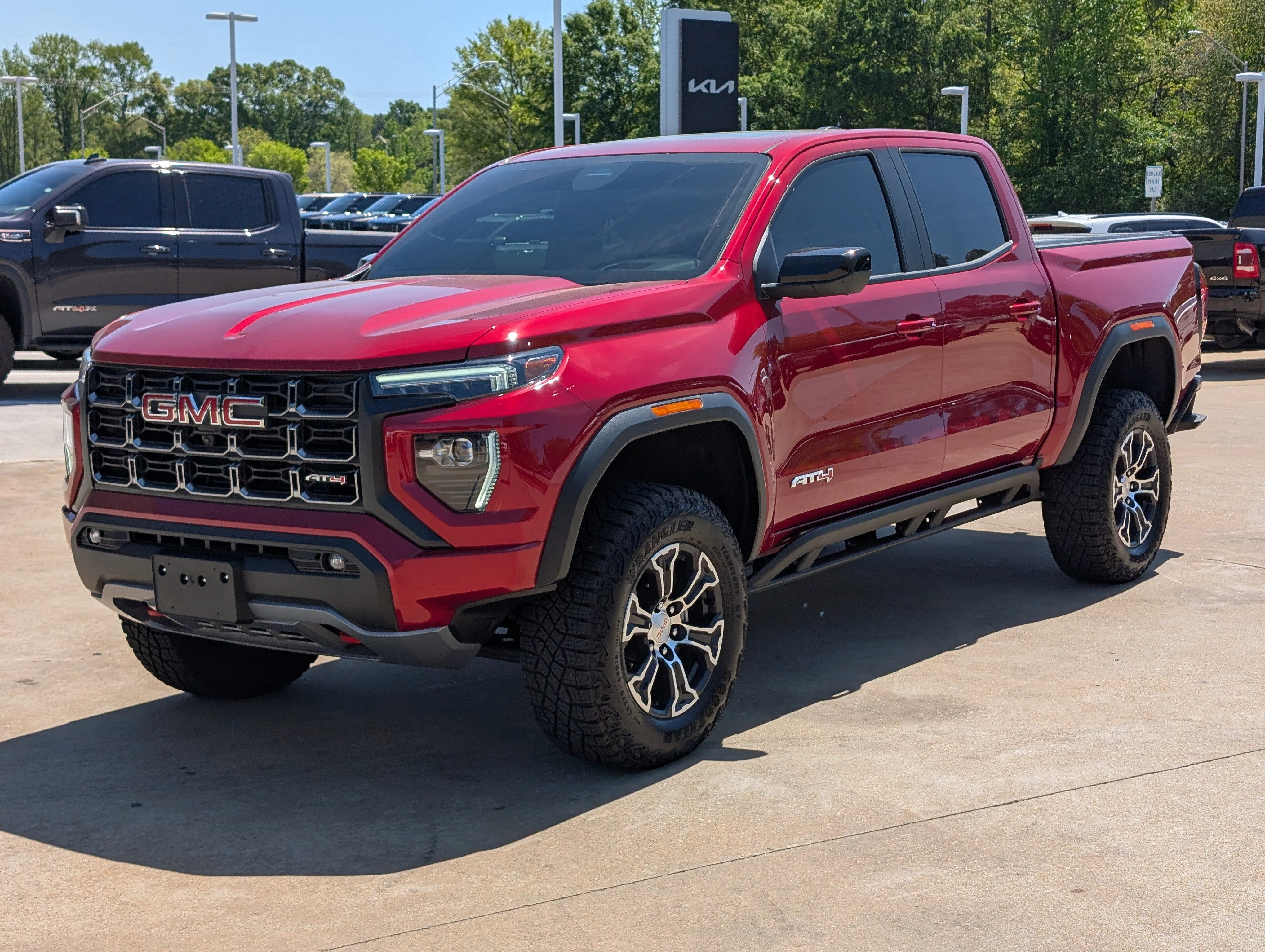 2024 GMC Canyon 4WD AT4 Crew Cab Short Box's photo