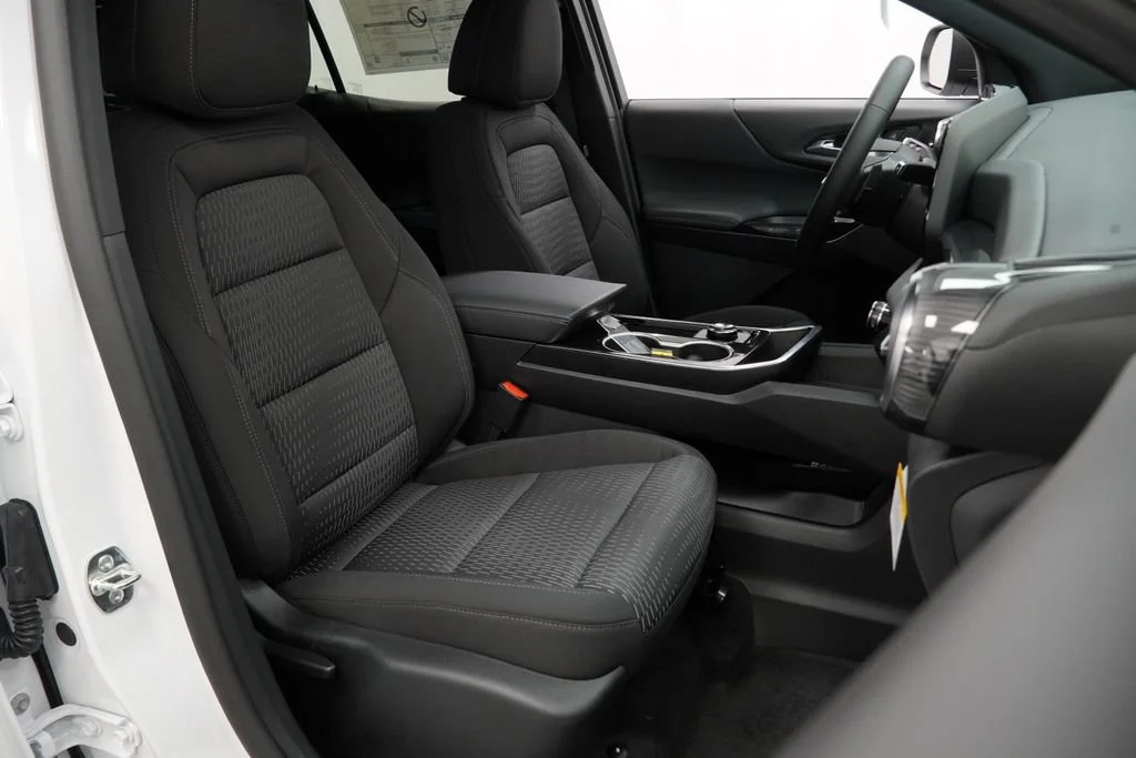 New 2027 Summit White Chevrolet LT image 26