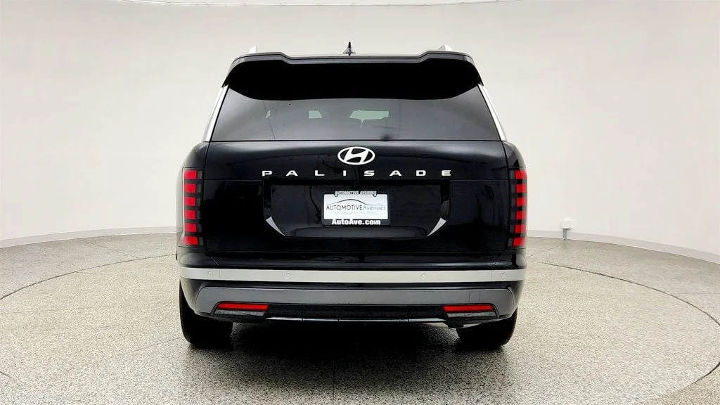 Used 2026 Abyss Black Pearl Hyundai Limited FWD image 6