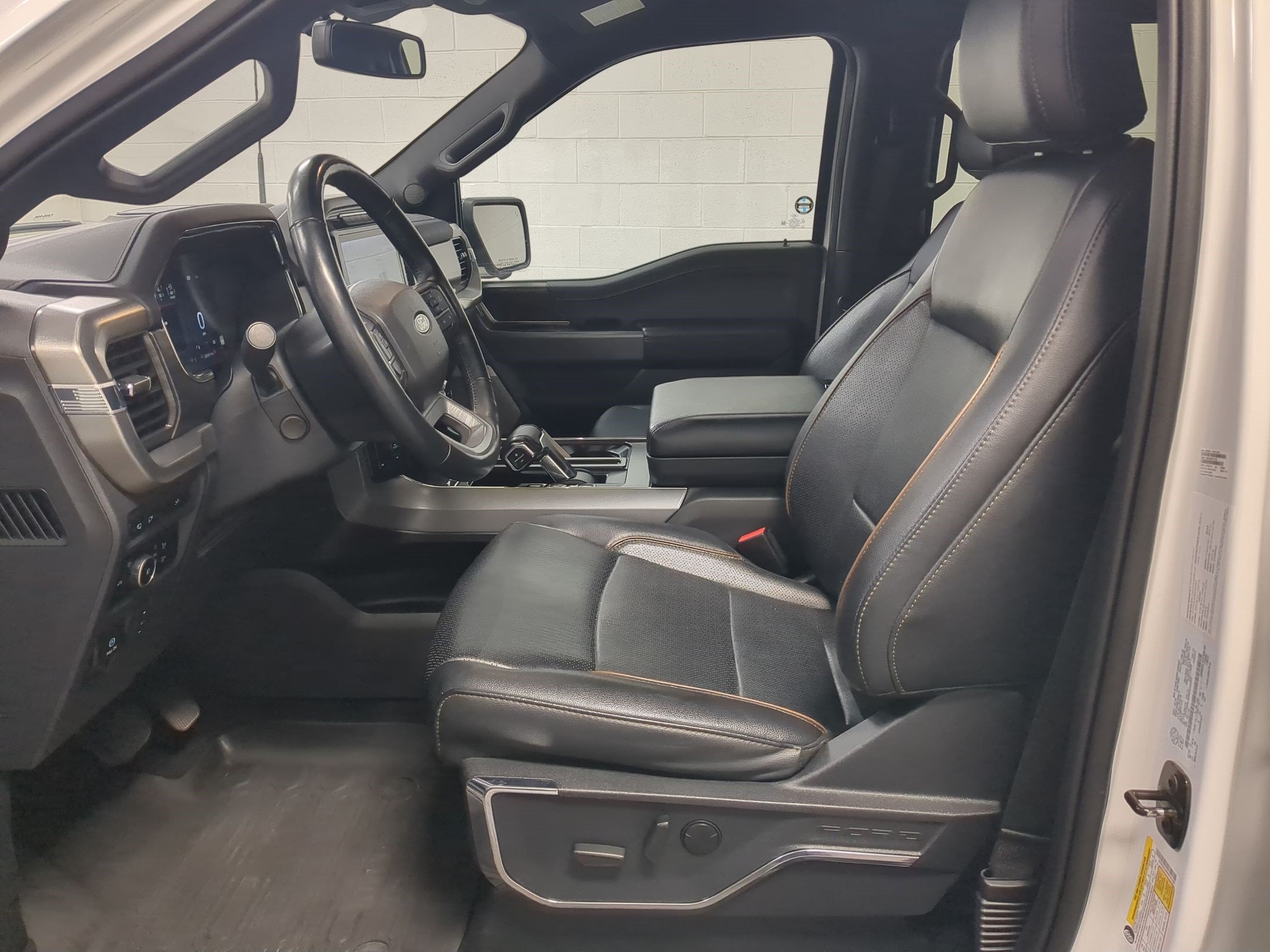 Used 2024 Oxford White Ford LARIAT image 16