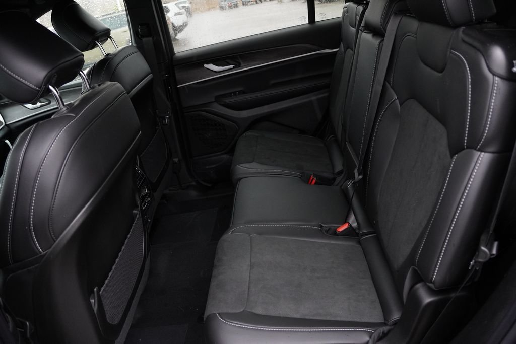 New 2026 Baltic Gray Metallic Clear-Coat Exterior Paint Jeep Altitude image 11