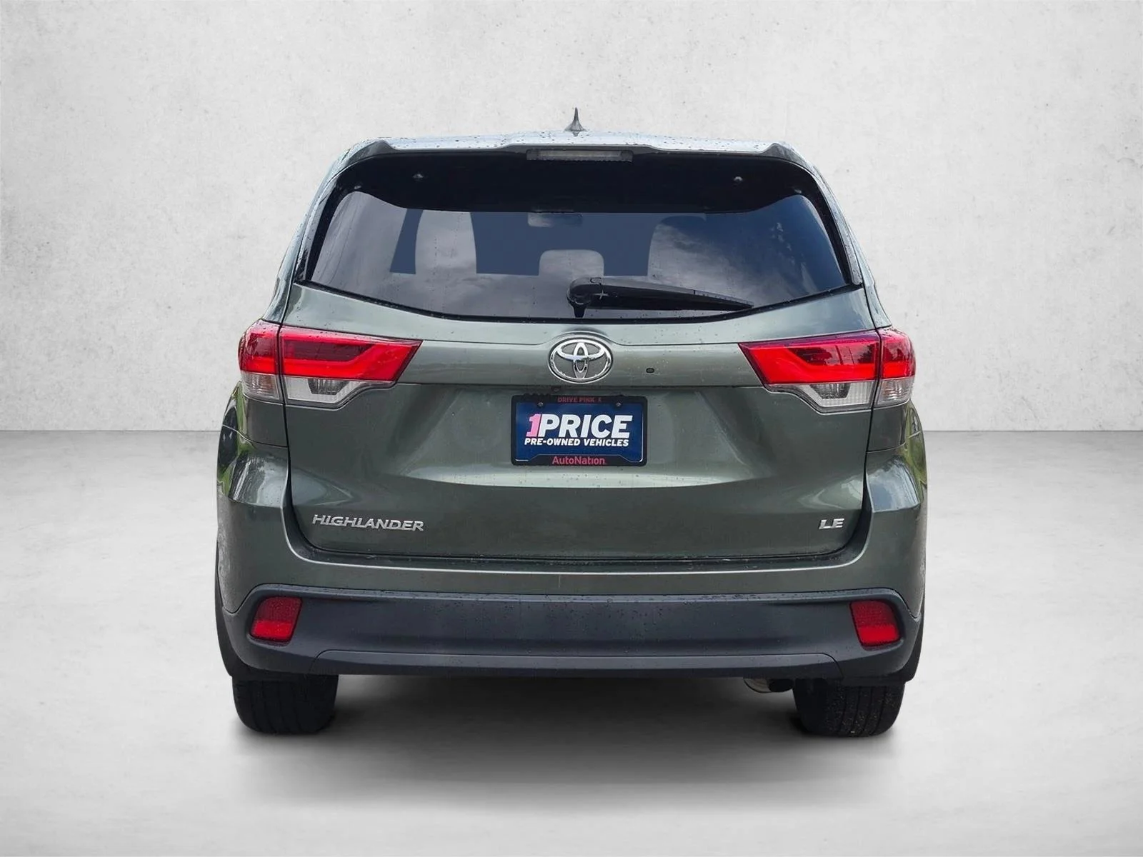 Used 2018 Alumina Jade Metallic Toyota LE Plus image 7