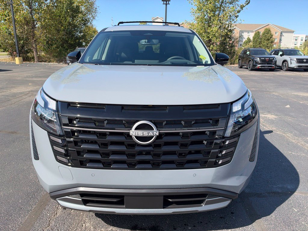 New 2026 Gray Nissan Platinum image 9