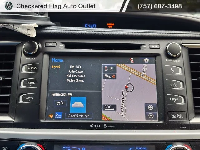 Used 2014 Blizzard Pearl Toyota XLE V6 image 15