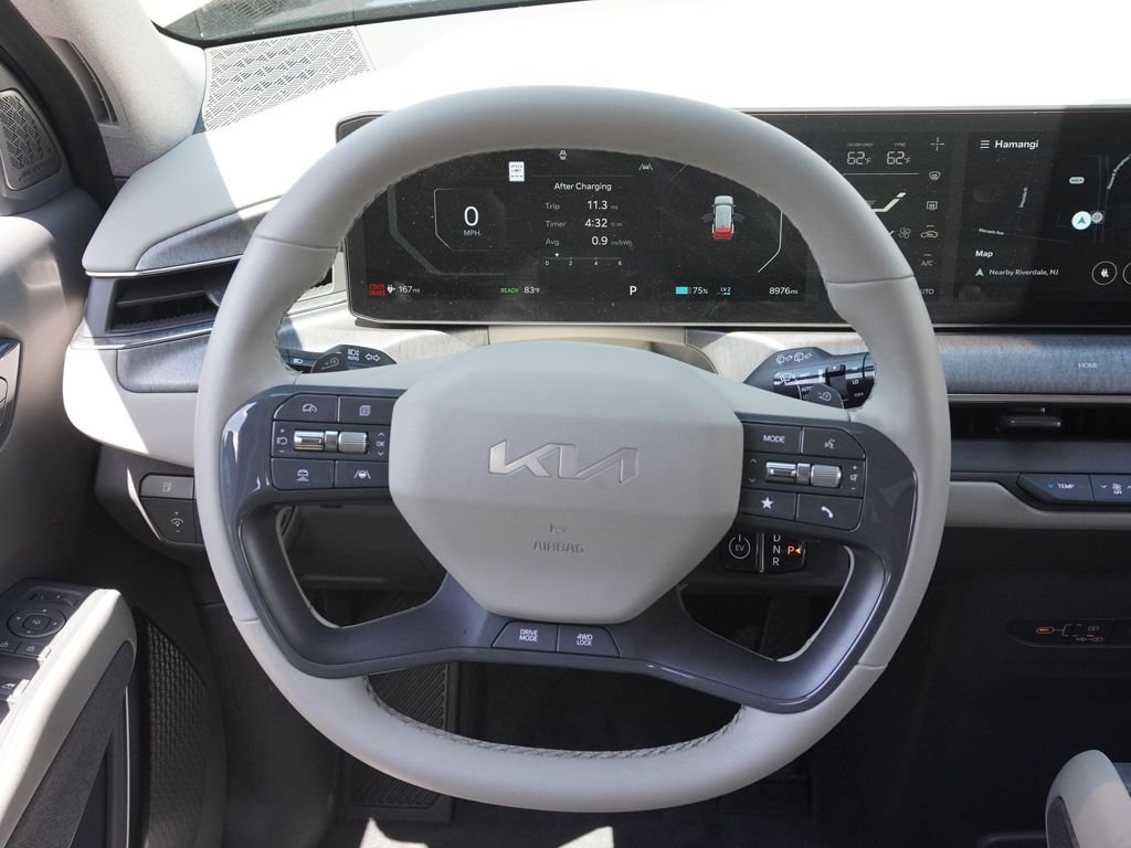Used 2024 Black Kia Land image 52