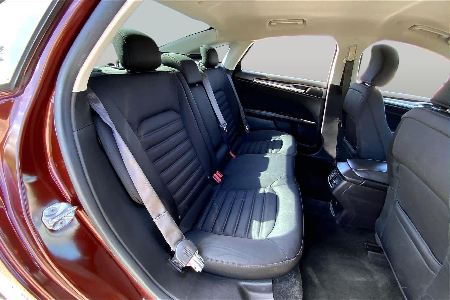 Used 2016 Bronze Fire Metallic Tinted Clearcoat Ford SE Hybrid image 19