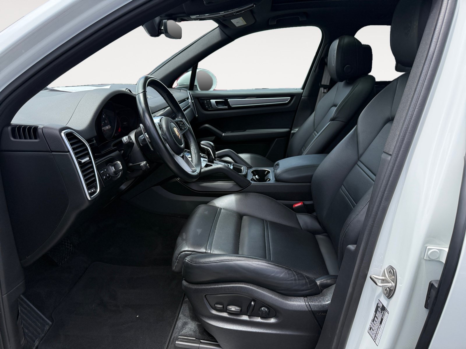Used 2022 White Porsche Base image 10
