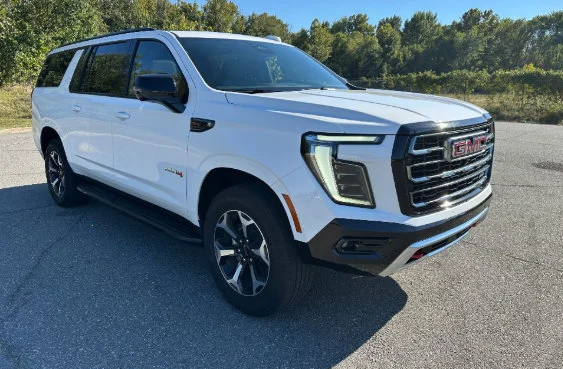 Used 2026 Summit White GMC AT4 image 3