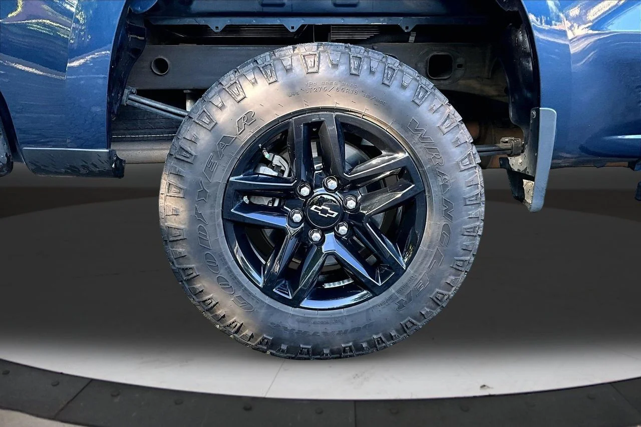 Used 2019 Blue Chevrolet Custom Trail Boss image 34