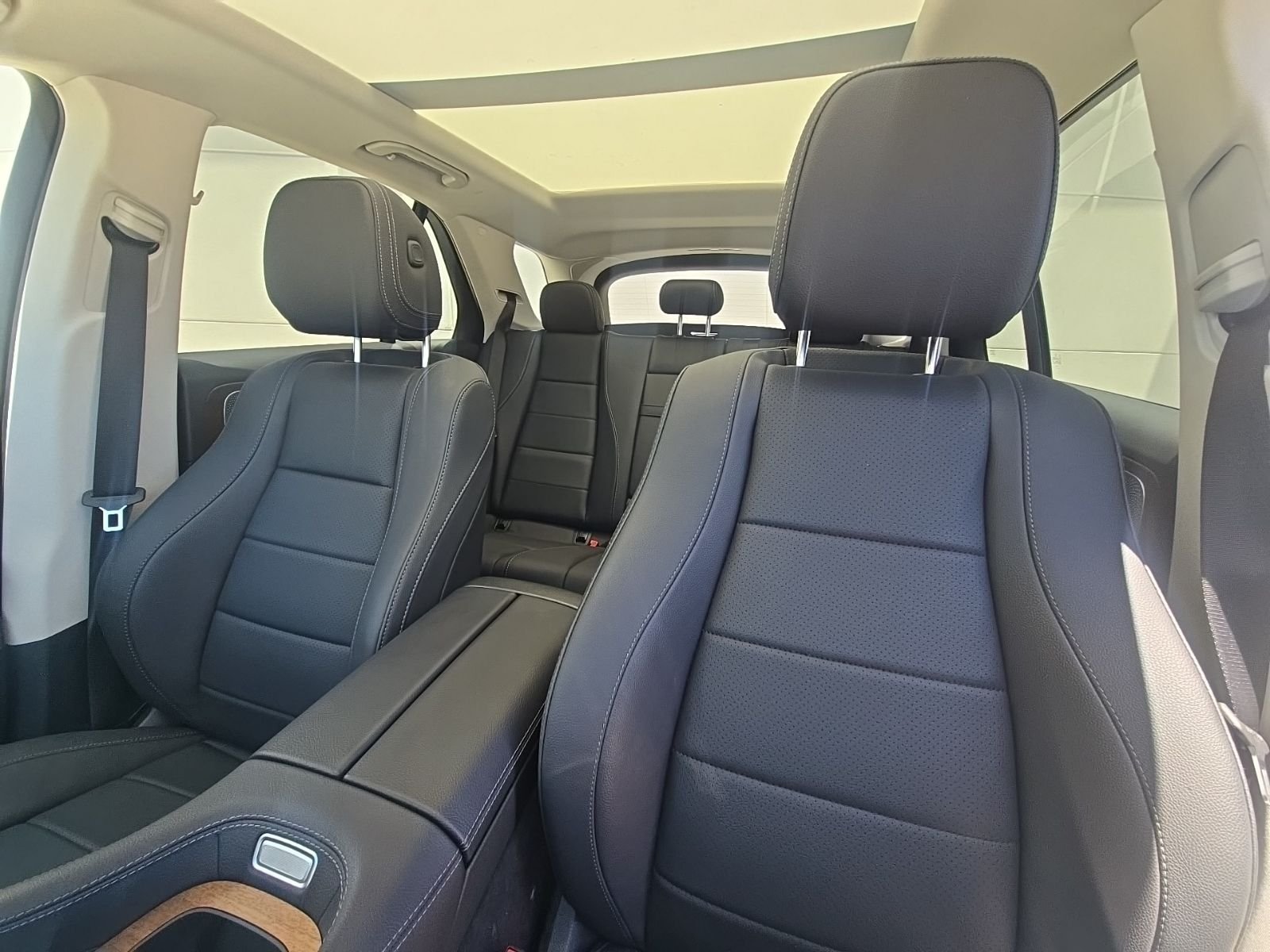 Certified Used 2025 White Mercedes-Benz GLE 350 image 4