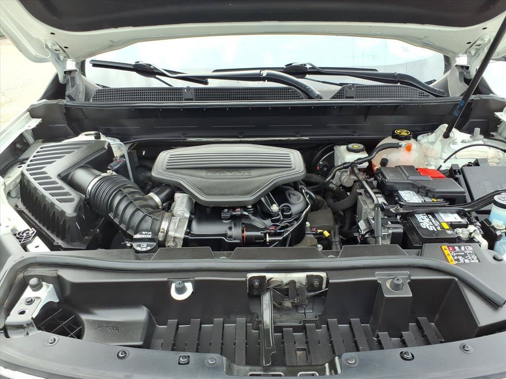 Used 2020 White Frost Tricoat GMC Denali image 10