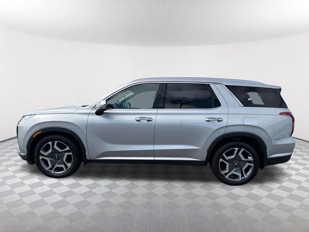 Used 2025 Silver Hyundai SEL Premium image 8