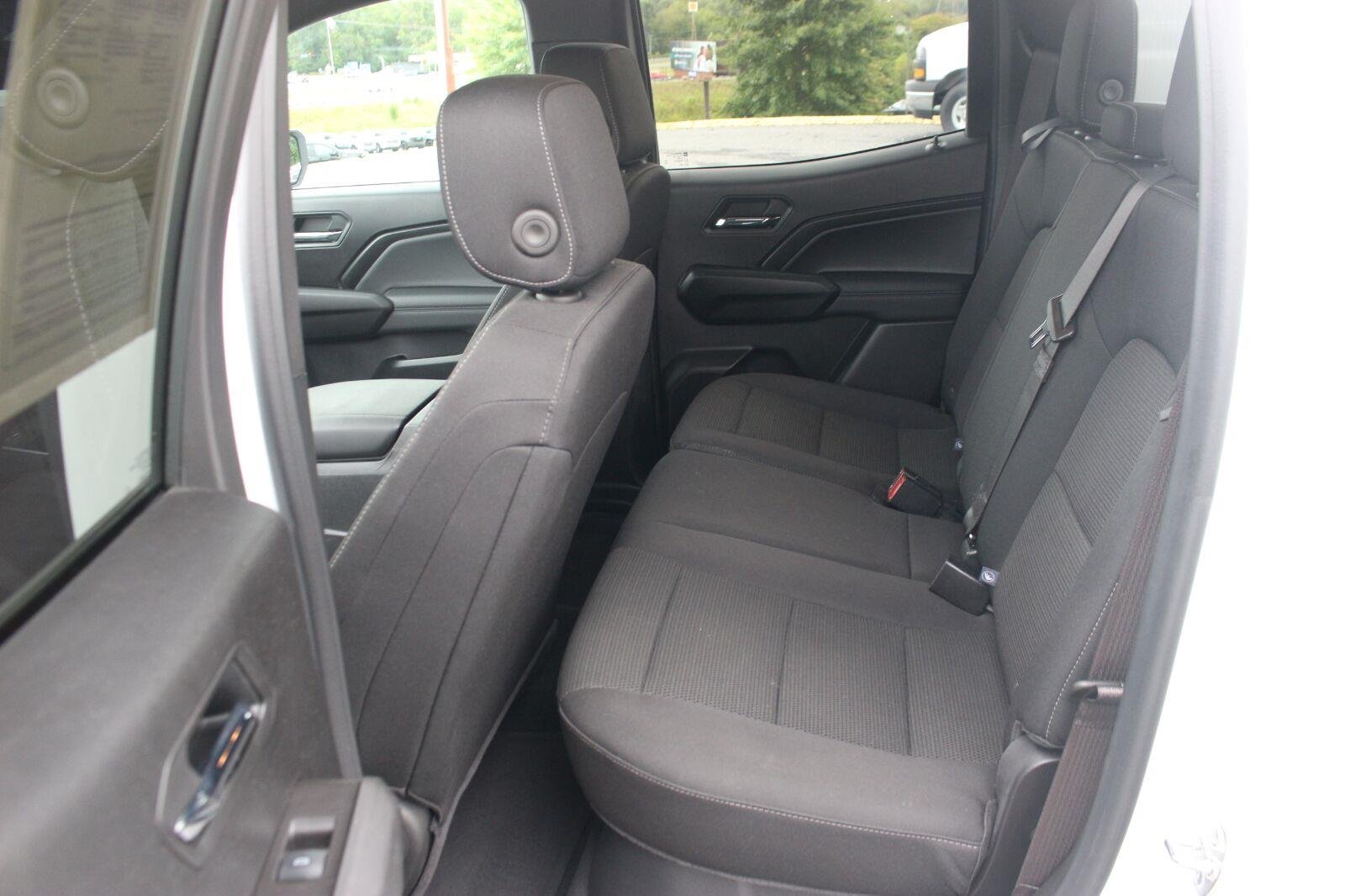 Used 2024 Summit White Chevrolet LT image 32