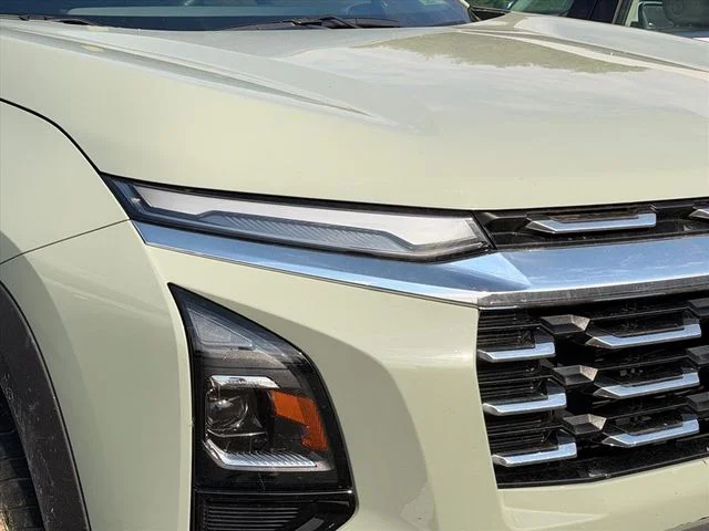 Used 2025 Green Chevrolet LT image 12