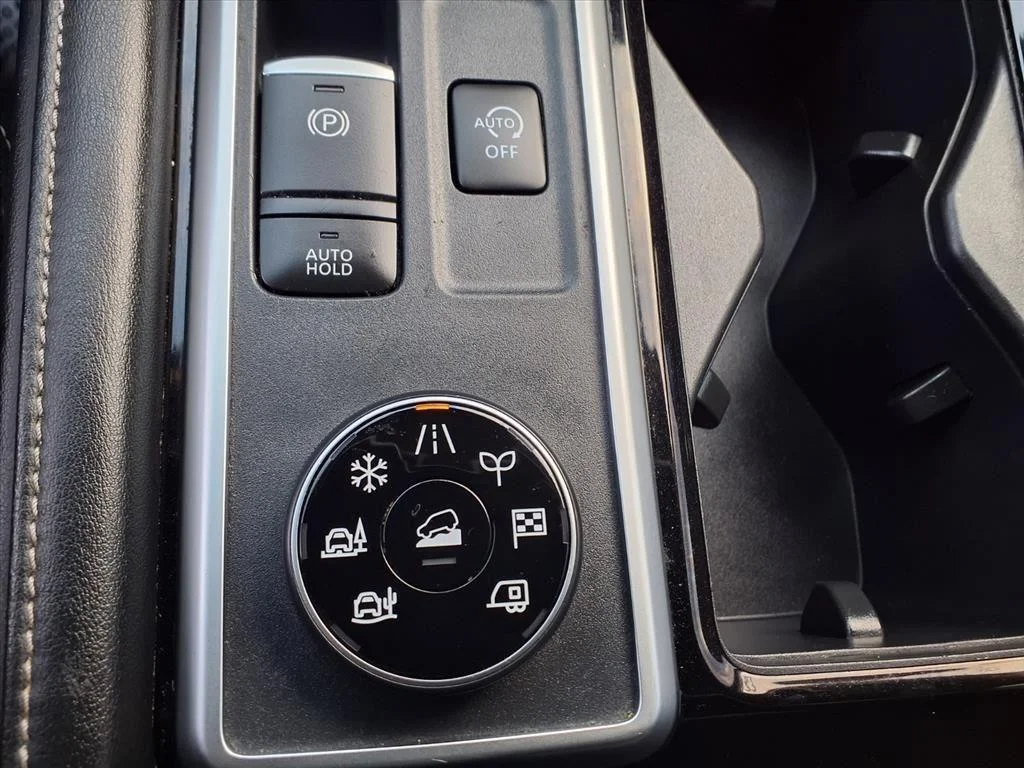 Used 2023 Super Black Nissan SL image 22