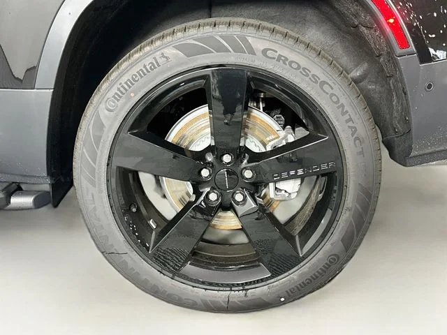 New 2026 Black Land Rover S image 29