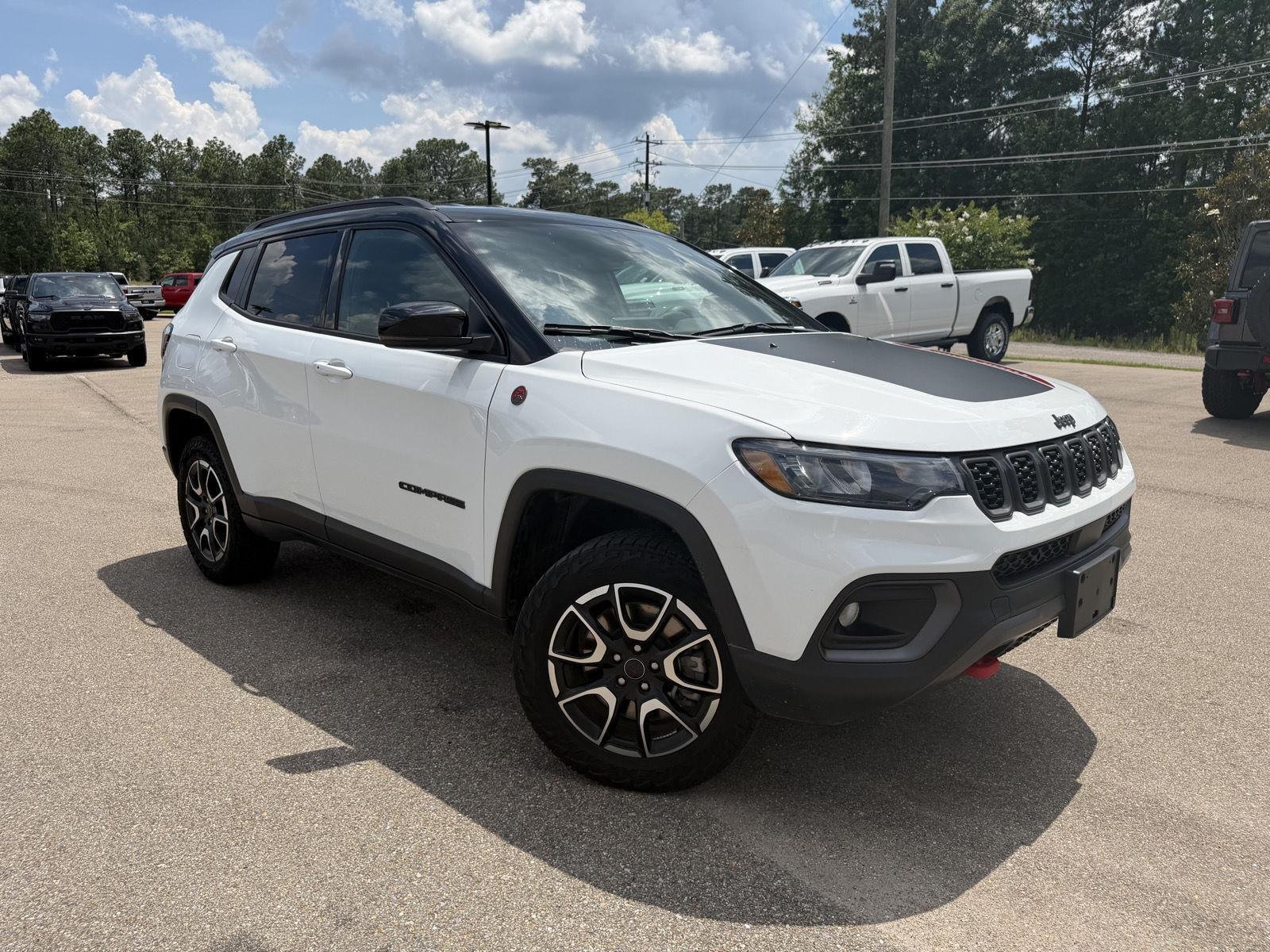 Used 2025 Bright White Clearcoat Jeep Trailhawk image 3