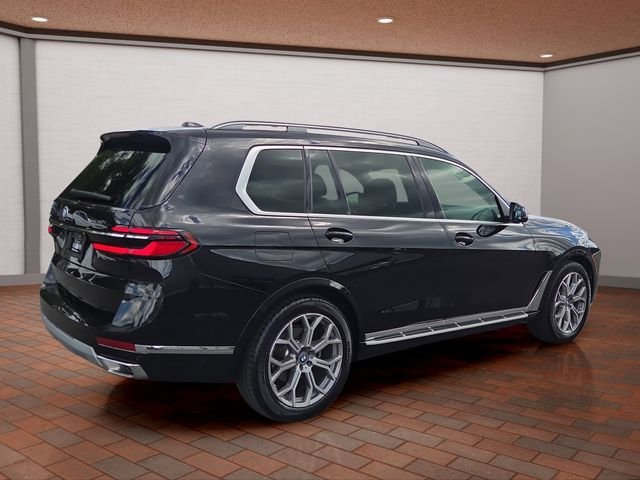 Used 2026 Black Sapphire Metallic BMW xDrive40i image 3
