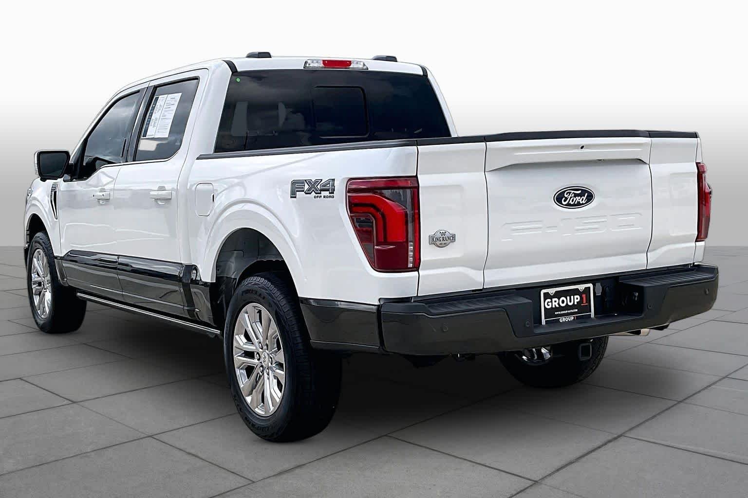 Used 2024 Star White Metallic Tri-Coat//Darkened Bronze Ford King Ranch image 12