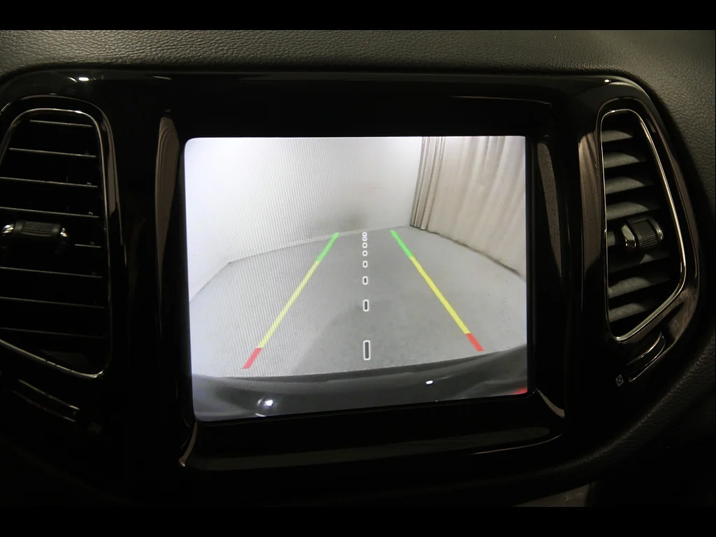 Used 2020 Diamond Black Crystal Pearl Coat Jeep Limited image 16