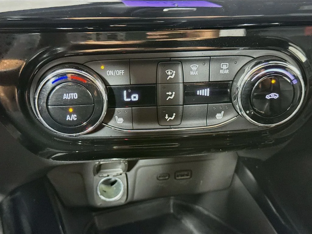 Used 2024 Green Chevrolet 2RS image 18
