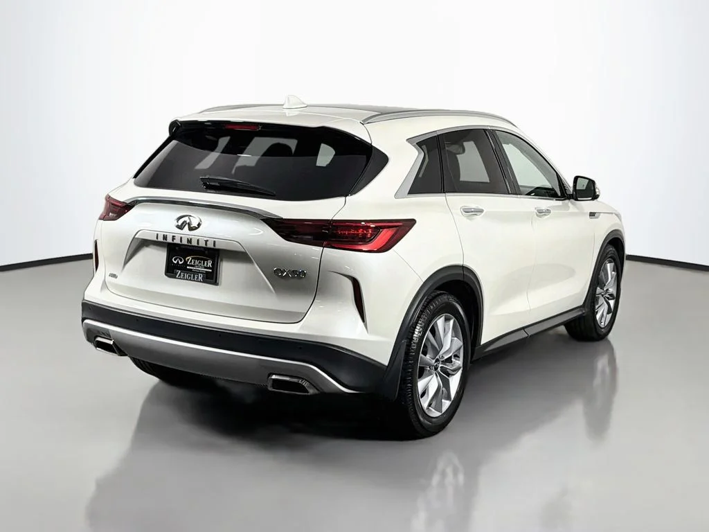Used 2022 White INFINITI ESSENTIAL image 7