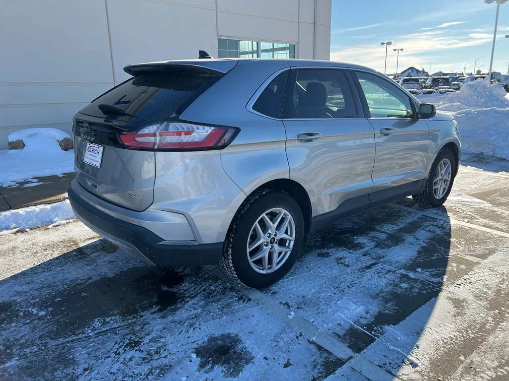 Used 2024 Iconic Silver Metallic Ford SEL image 10