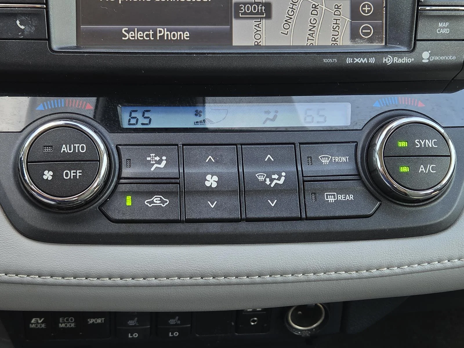 Used 2018 Silver Toyota Hybrid Limited AWD (Natl) image 17